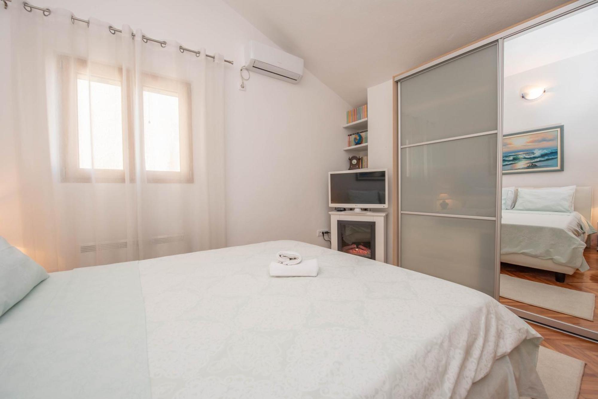 S&P City Center Apartments Kotor Exterior foto
