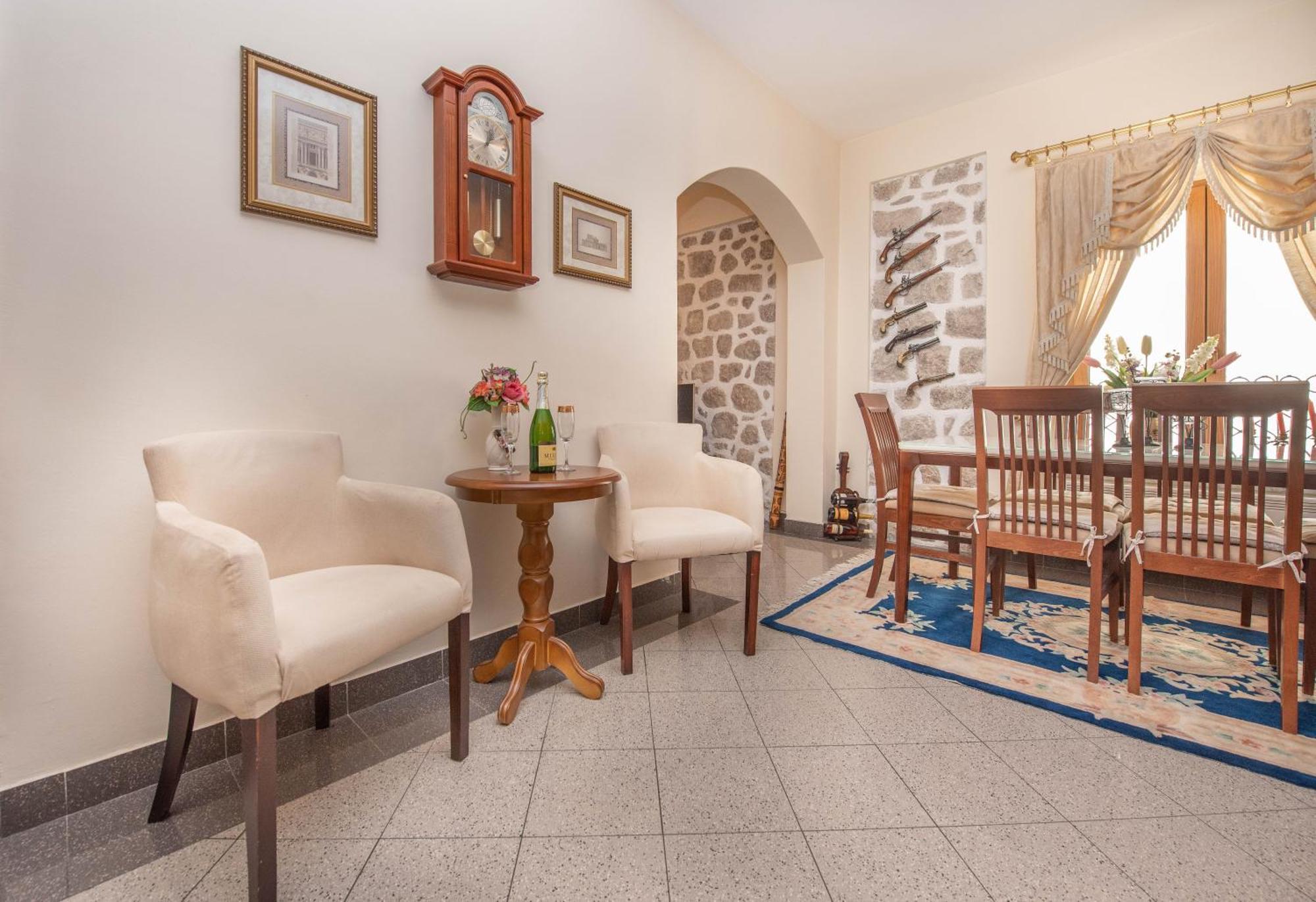 S&P City Center Apartments Kotor Exterior foto