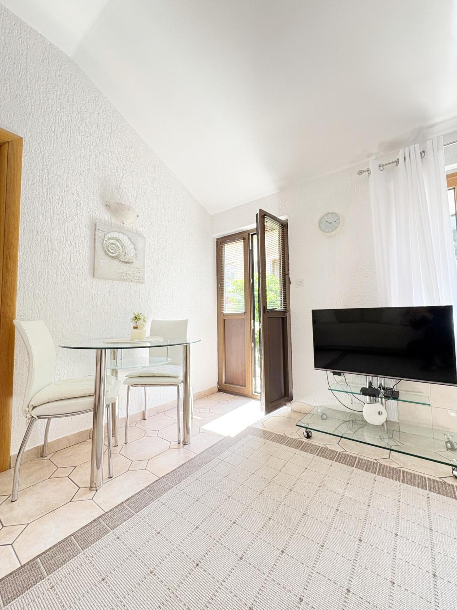 S&P City Center Apartments Kotor Exterior foto