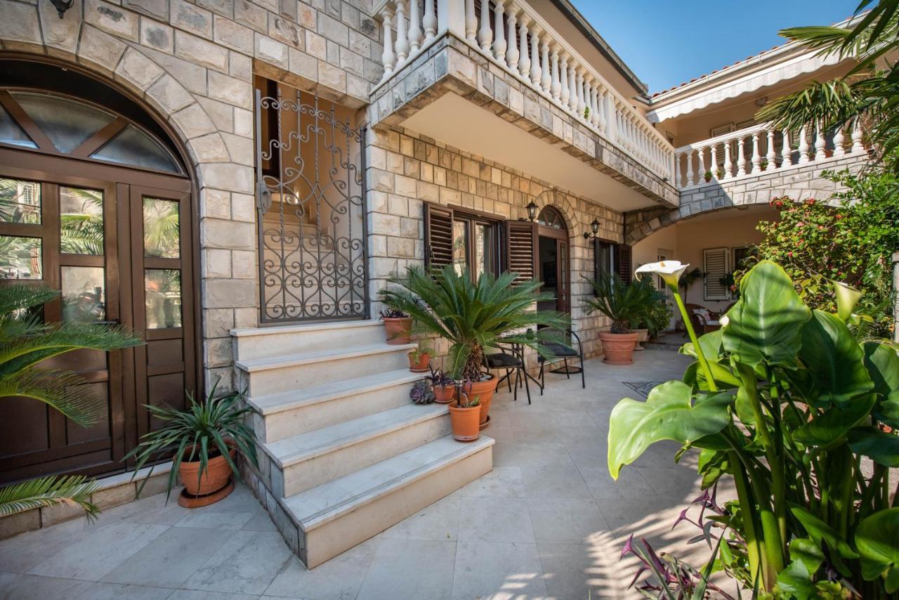 S&P City Center Apartments Kotor Exterior foto